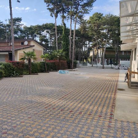 Hotel Meuble Nazionale Lignano Sabbiadoro Eksteriør bilde