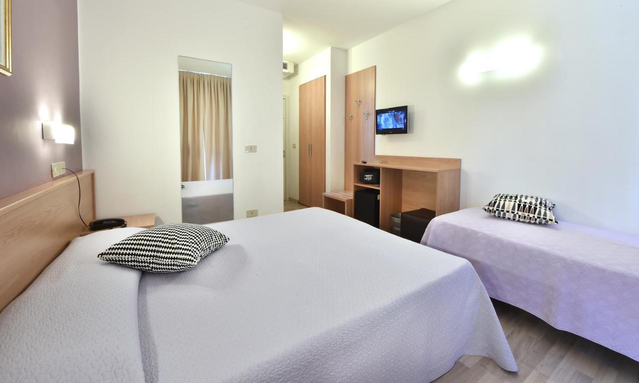 Hotel Meuble Nazionale Lignano Sabbiadoro Eksteriør bilde