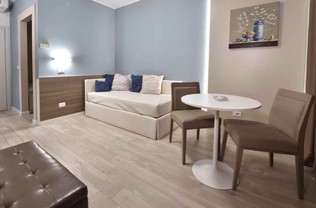 Hotel Meuble Nazionale Lignano Sabbiadoro Eksteriør bilde