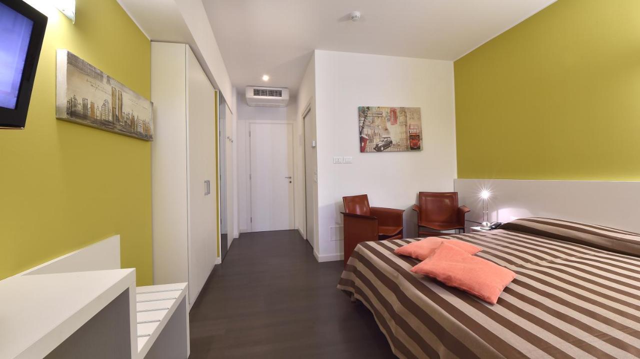 Hotel Meuble Nazionale Lignano Sabbiadoro Eksteriør bilde