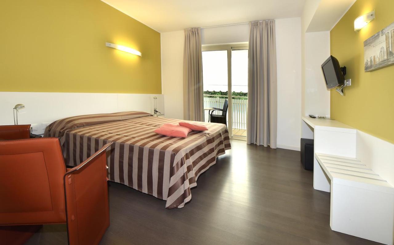Hotel Meuble Nazionale Lignano Sabbiadoro Eksteriør bilde