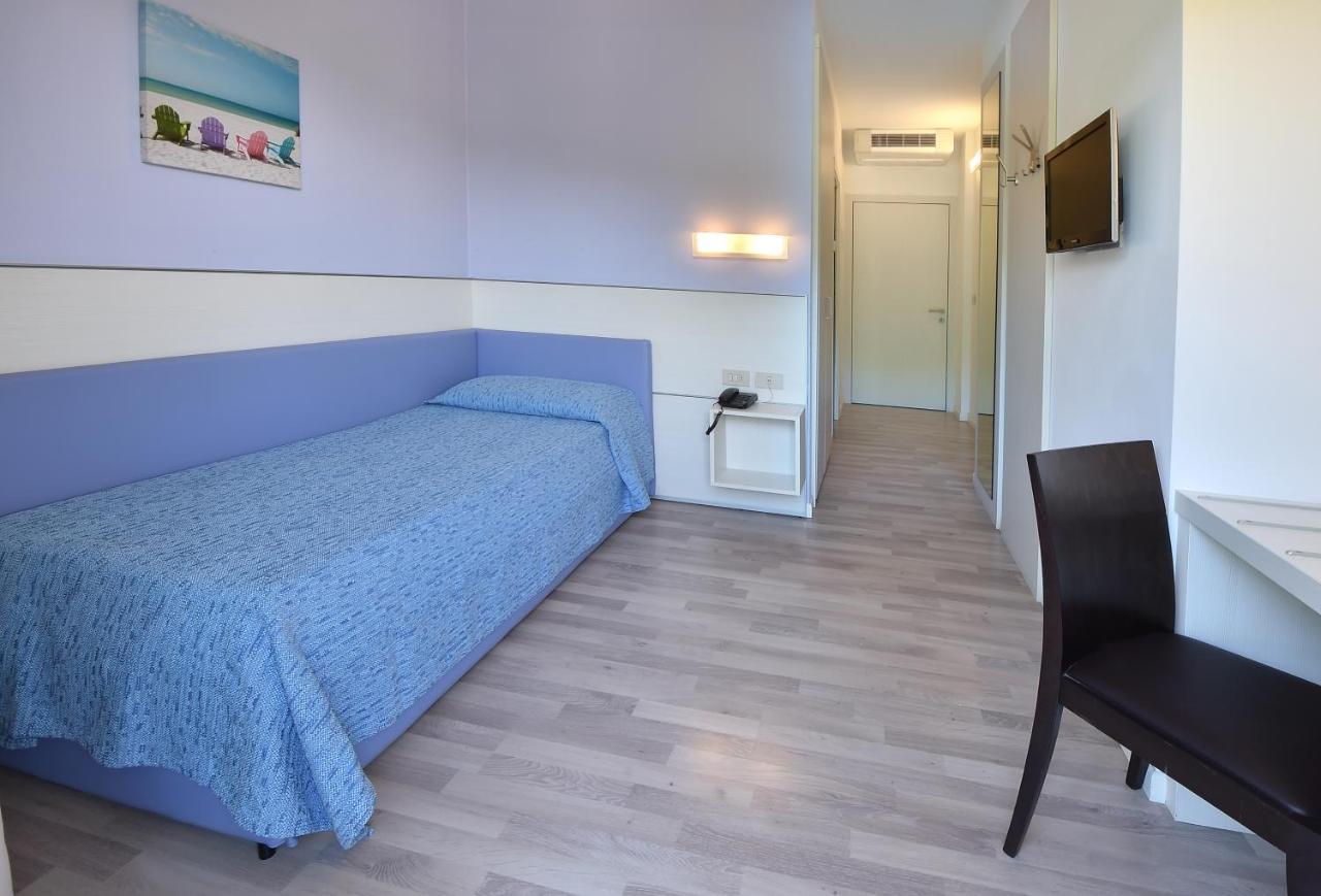 Hotel Meuble Nazionale Lignano Sabbiadoro Eksteriør bilde