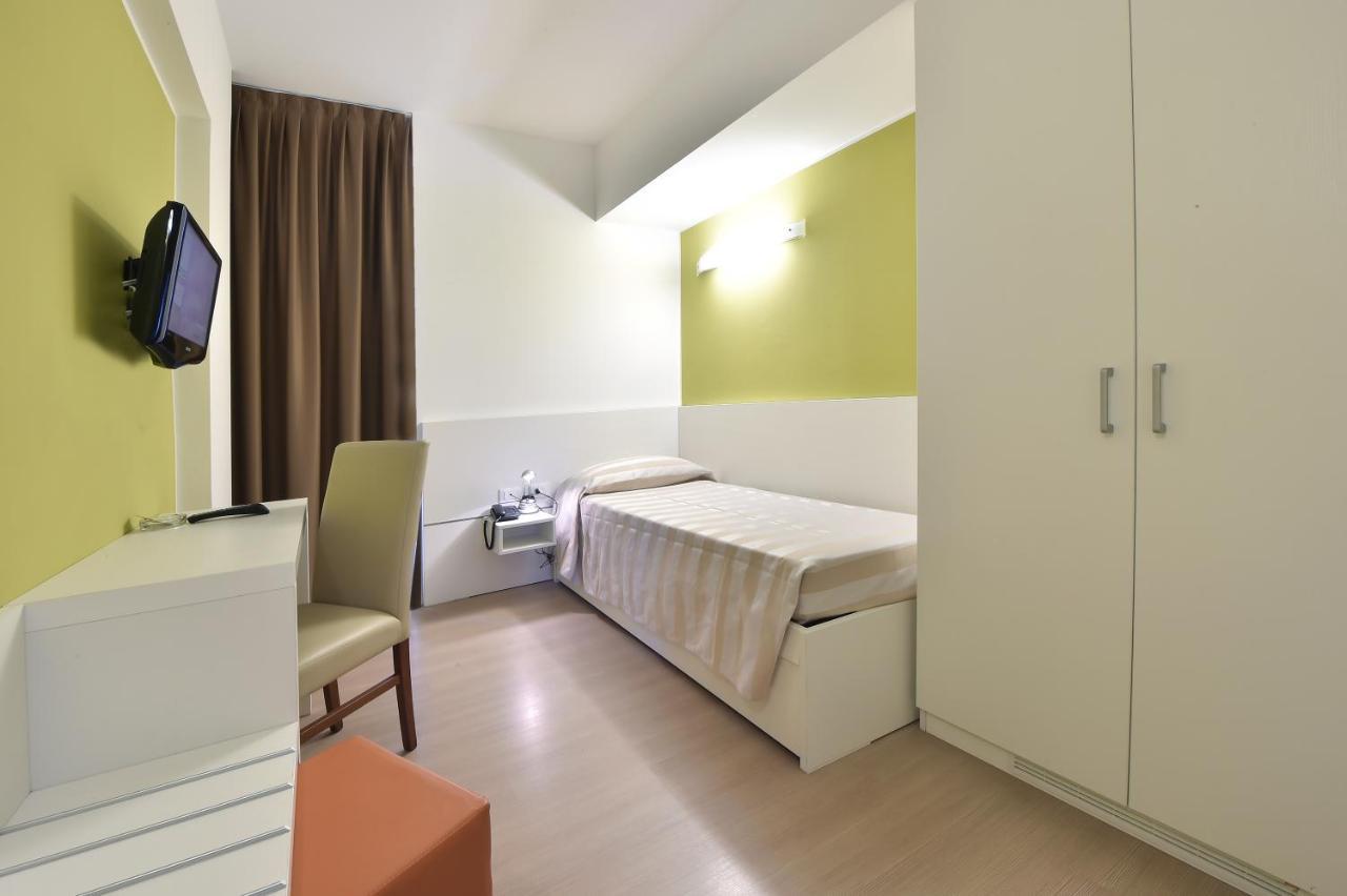 Hotel Meuble Nazionale Lignano Sabbiadoro Eksteriør bilde