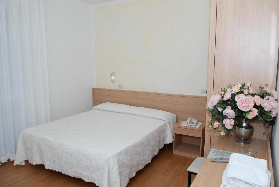 Hotel Meuble Nazionale Lignano Sabbiadoro Eksteriør bilde