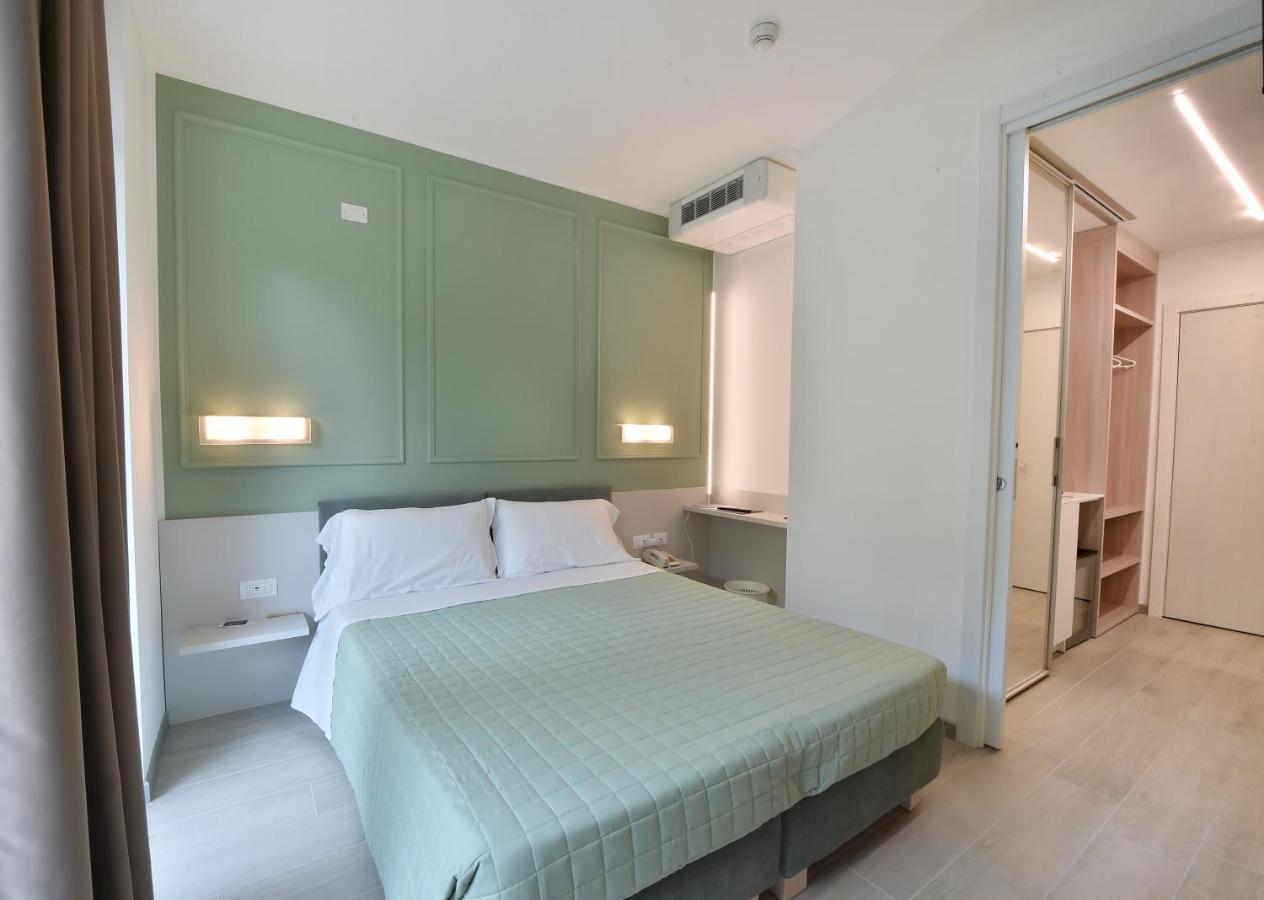 Hotel Meuble Nazionale Lignano Sabbiadoro Eksteriør bilde