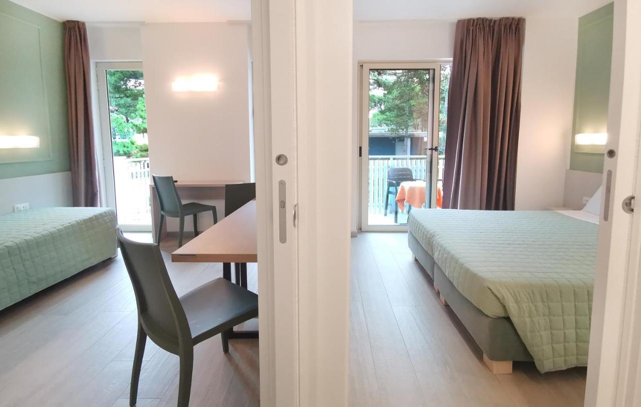 Hotel Meuble Nazionale Lignano Sabbiadoro Eksteriør bilde