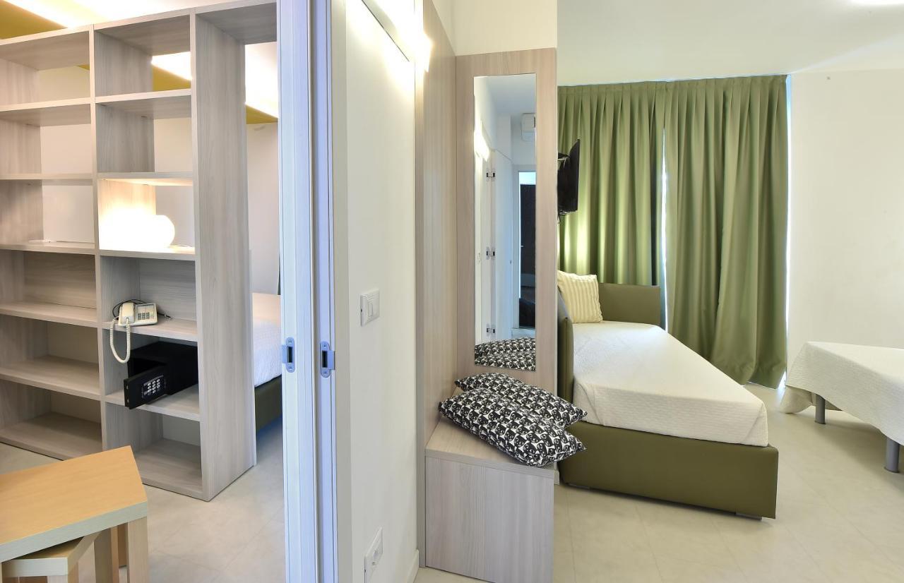 Hotel Meuble Nazionale Lignano Sabbiadoro Eksteriør bilde