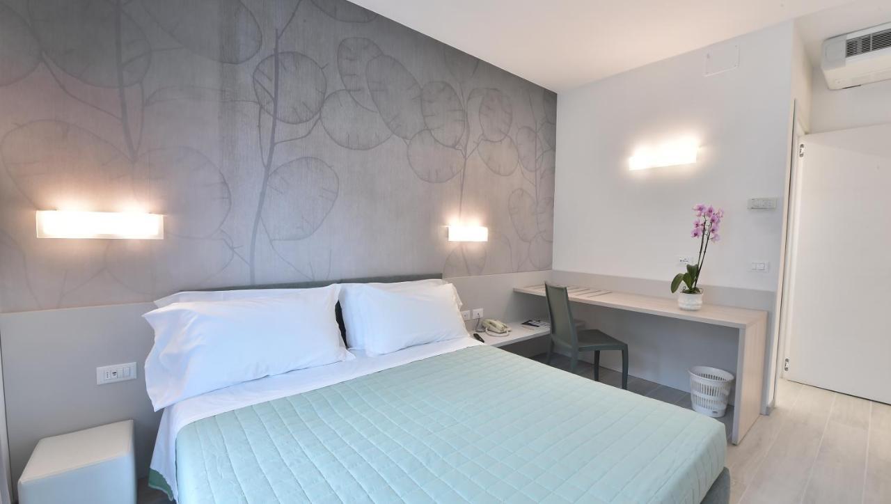 Hotel Meuble Nazionale Lignano Sabbiadoro Eksteriør bilde