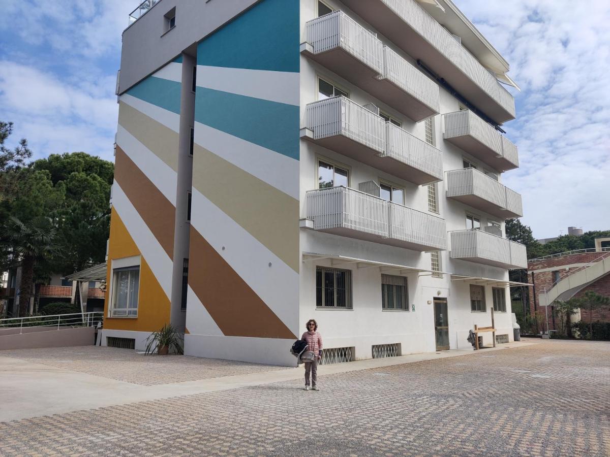 Hotel Meuble Nazionale Lignano Sabbiadoro Eksteriør bilde
